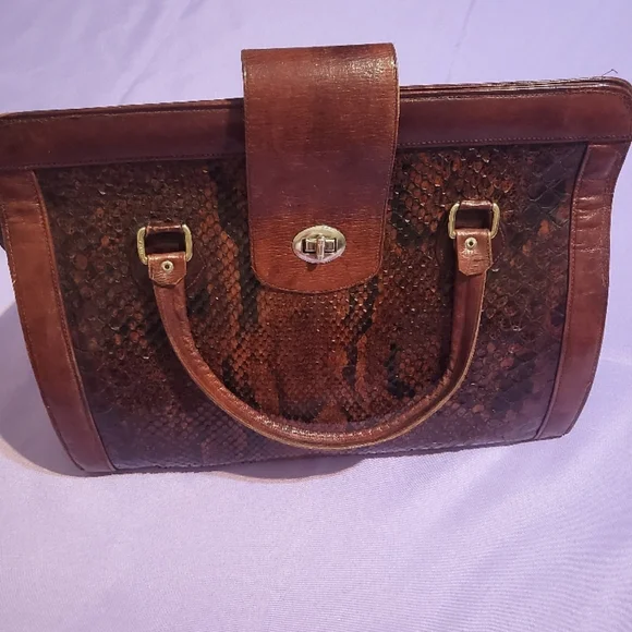 Unique Snake Python Purse - Picture 2 of 12